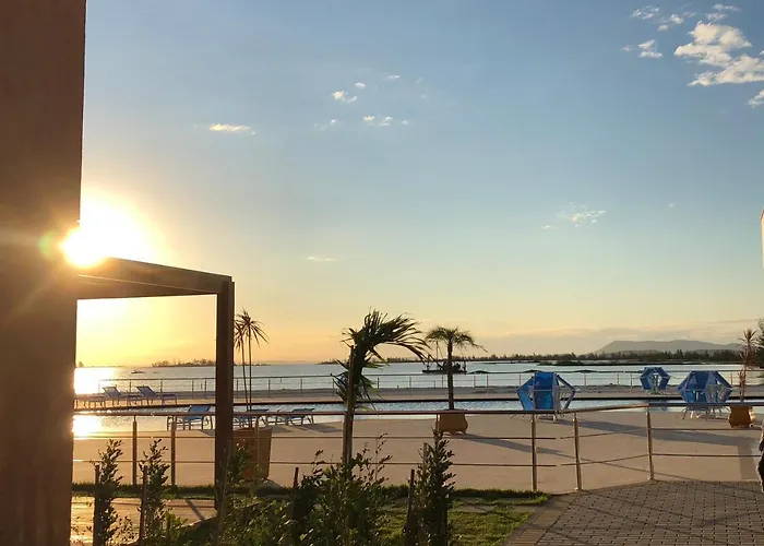 Arraial do Cabo-Apartamento para temporada-Condomínio Golden Lake